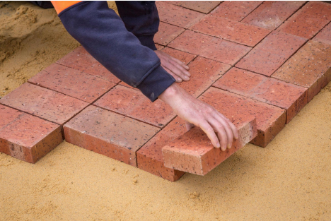 How to Choose the Right Hardscape Materials for Your Climate