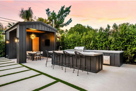Outdoor Kitchens and Fire Features