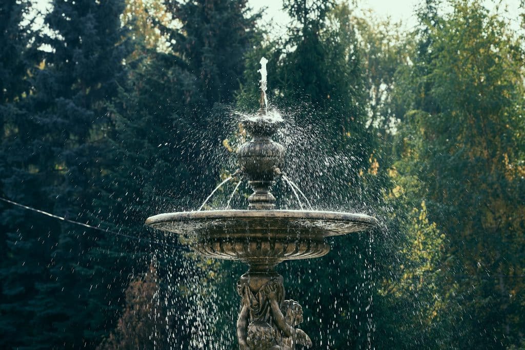The Beauty and Benefits of Adding Water Features to Your Backyard Hardscape
